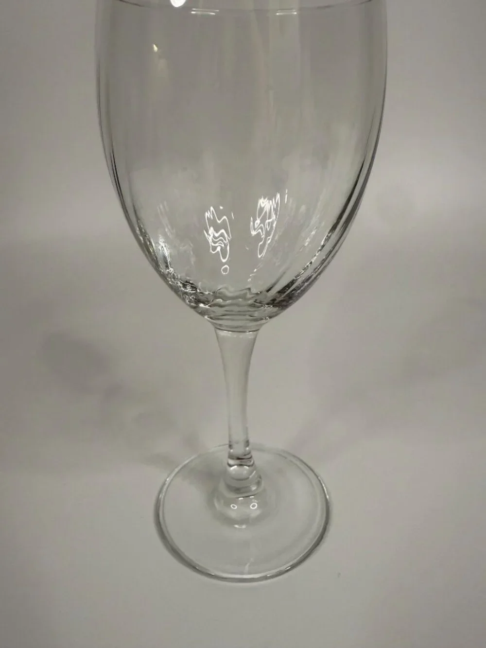 Crystal Swirl Champagne Goblet / Wine Glass, 7.5